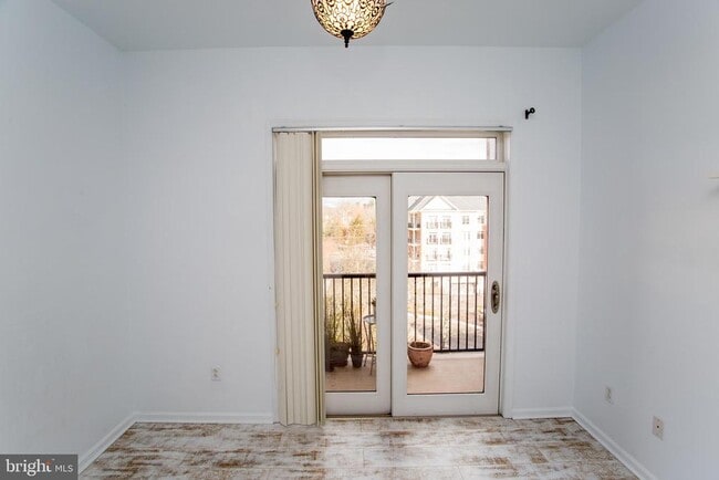 Photo - 523 Carson Terrace