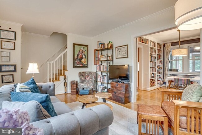 Photo - 3 E Linden St