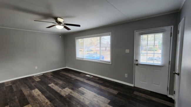 Photo - 395 Mineral Rd