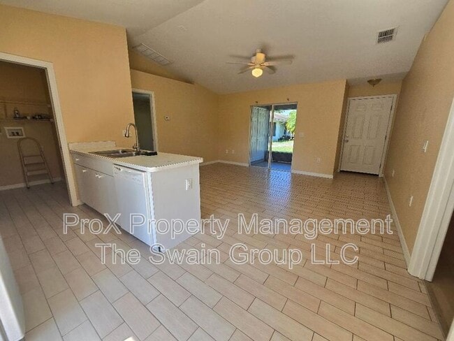 Photo - 1826 Lake Mariam Dr