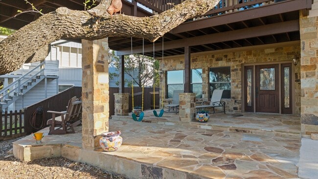 Photo - 785 Lake Forest