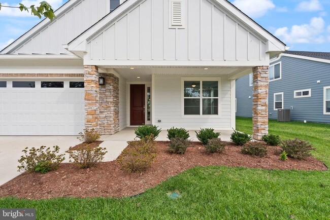 Photo - 121 Cowbird St