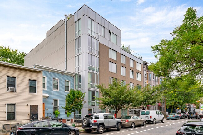 Photo - Bergen House