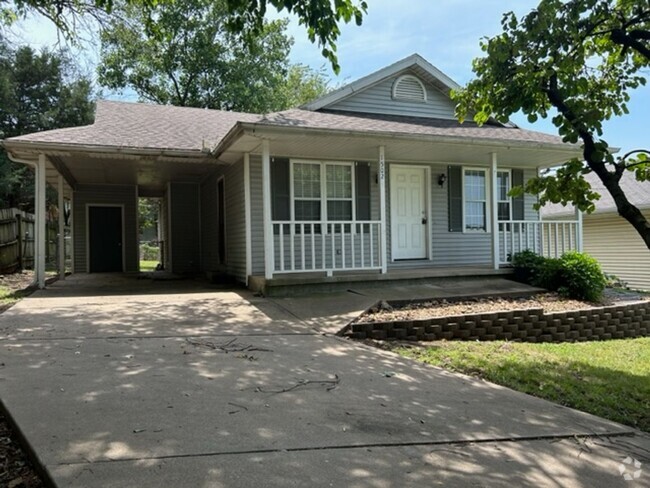 Building Photo - Cozy 3 BEDROOM 2 BATH FOR RENT IN JOPLIN-$... Rental