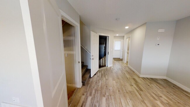 Photo - 9520 113 Ave