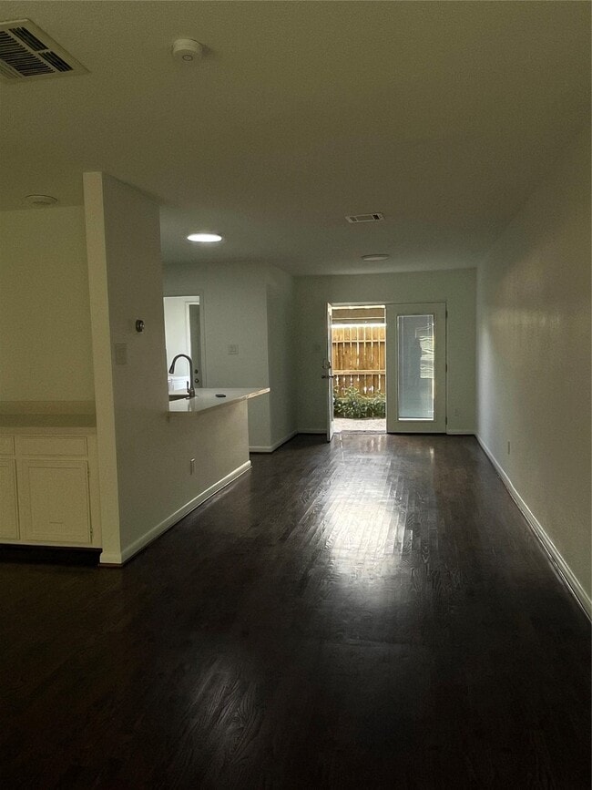 Photo - 2517 Bering Dr