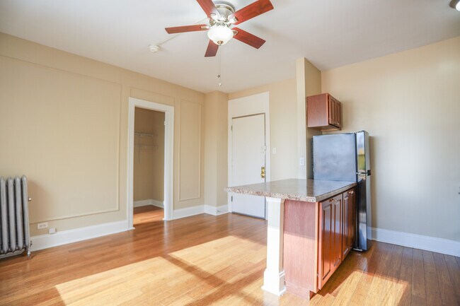 Photo - 5326 S Cornell Ave Unit 512