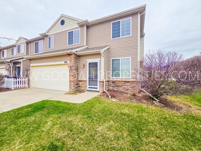 Building Photo - 2 Bedroom 2.5 Bathroom In West Des Moines with 2 car garage attached