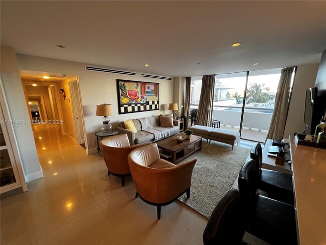 Photo - 19707 Turnberry Way Unit 4L