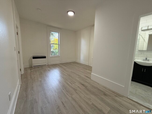 Photo - 44 Franklin St