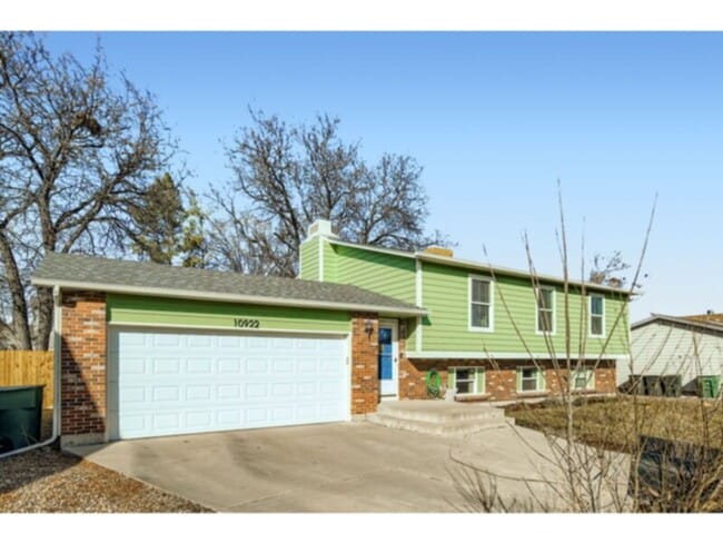 Photo - 10922 Forest Cir