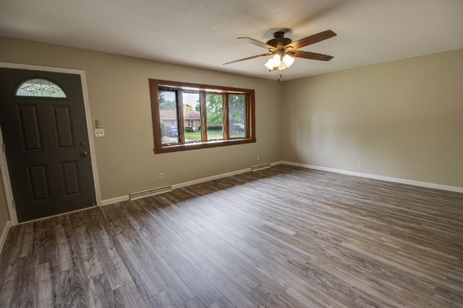 Photo - 1575 Northdale Rd