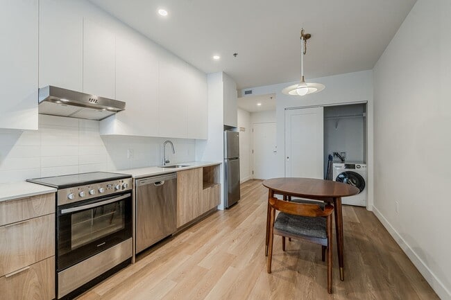 Photo - 1230 R. Bishop Unit 706