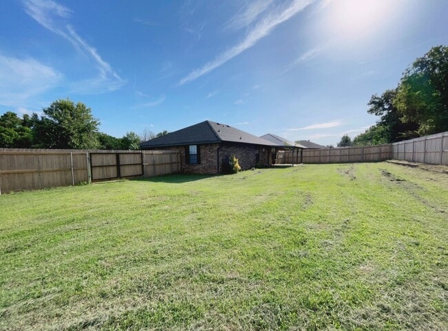 Photo - Fenced yard/Storage building/Close to college/Paved street