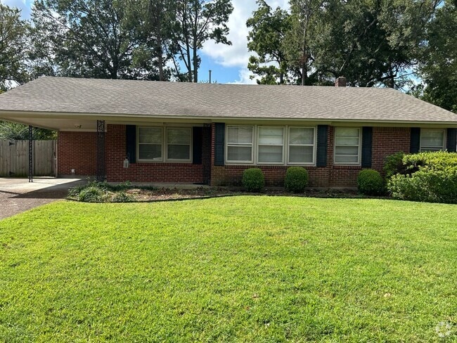 Building Photo - Great Street in East Memphis ! Renovated k... Rental