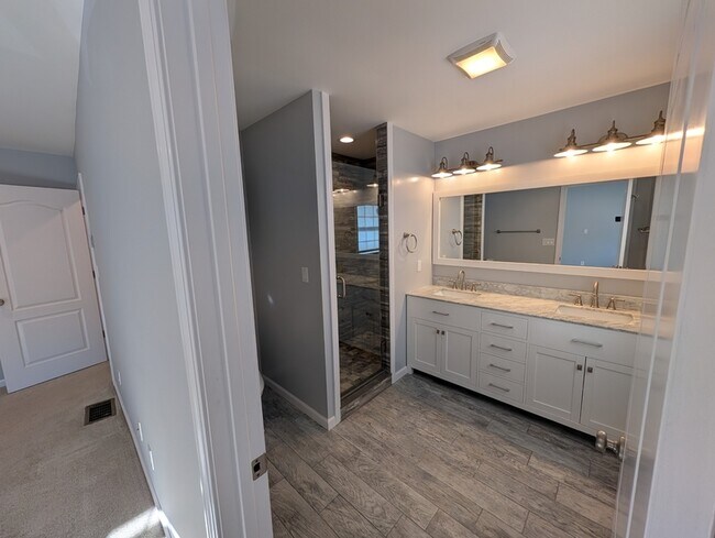 Photo - 227-229-229 River Rd