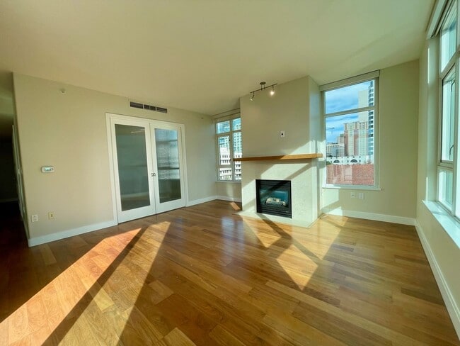 Photo - 2 Bedroom- 2 Bathroom Single Story Condo o... Unit 604
