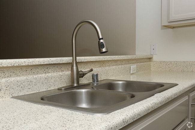 2 BR, 2 BA - Serena