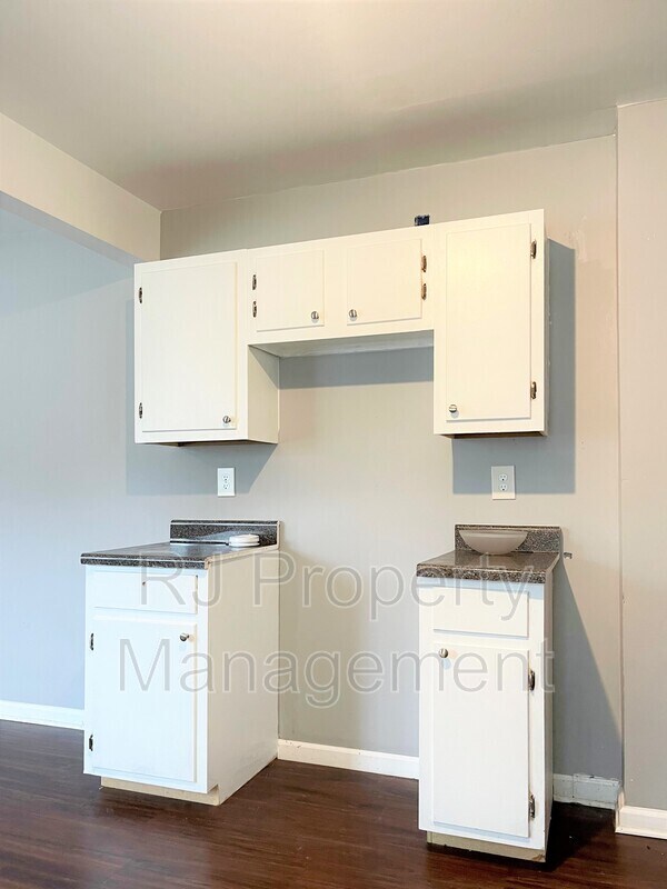 Photo - 802 Cella St