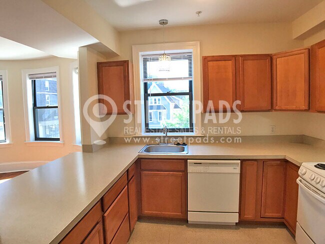 Photo - 881 Massachusetts Ave Unit 31