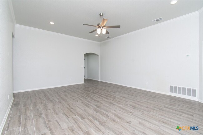 Photo - 6910 Catherine Dr