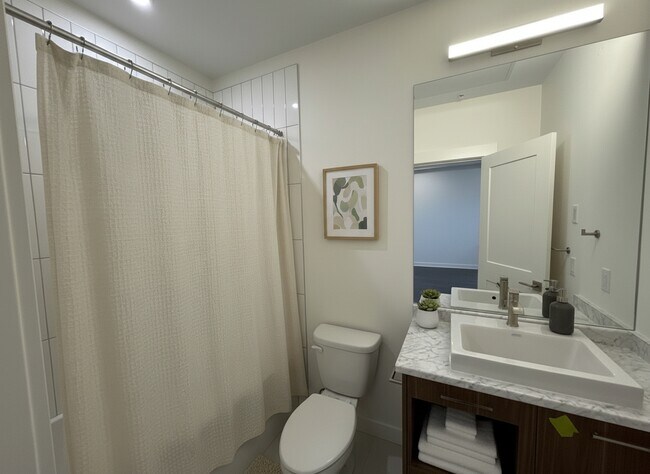 Photo - 5382-200 200 St