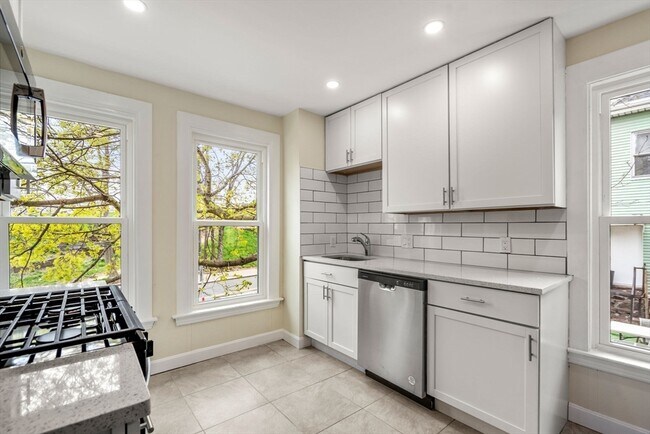 Photo - 10 Royal St Unit 2