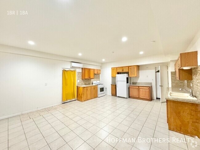 Building Photo - 1023 Larch St Unit 4 Rental