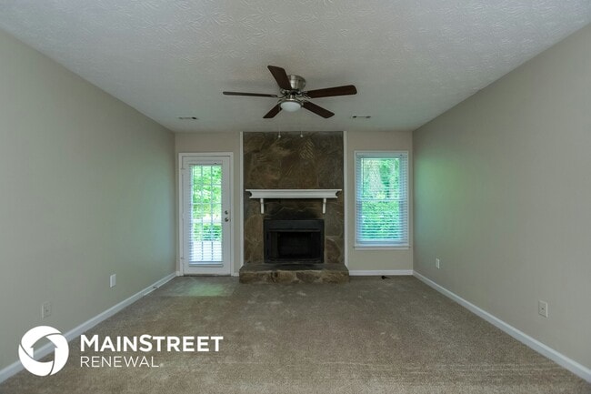 Photo - 8693 Collins Dr