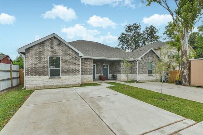 Photo - 7524 E Maxroy St