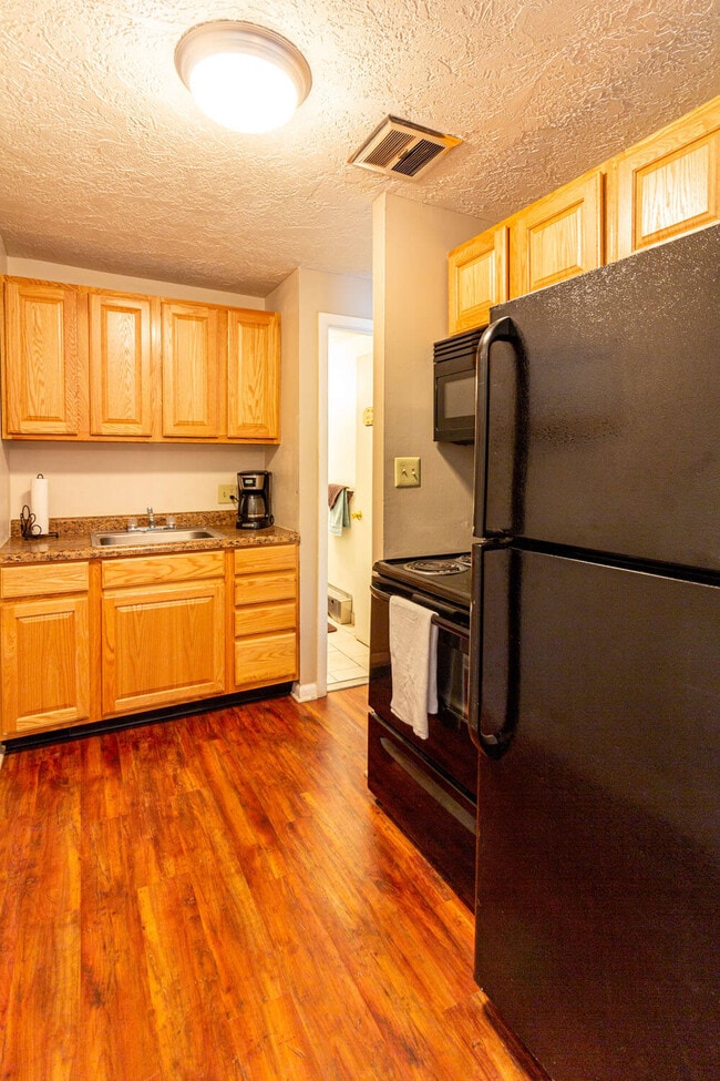 Carriage House Apartments Elyria, OH