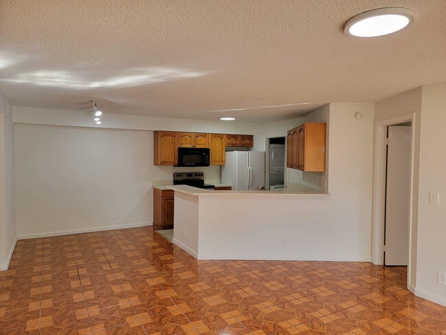 Photo - 9999 Summerbreeze Dr Unit 103