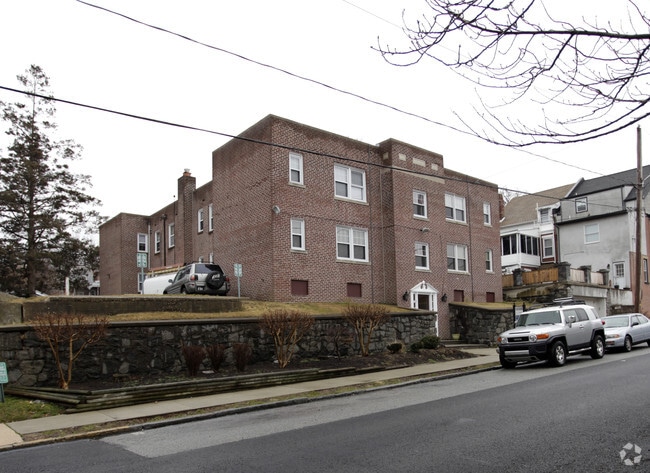 Primary Photo - Delfe Apartments at Trolley Square