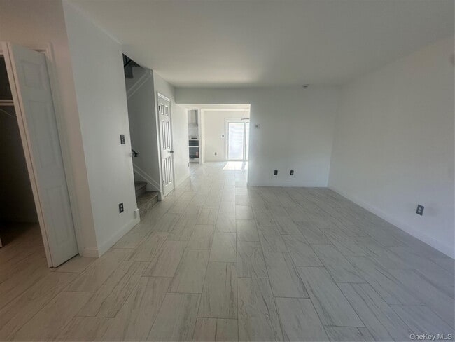 Photo - 256 Quassaick Ave