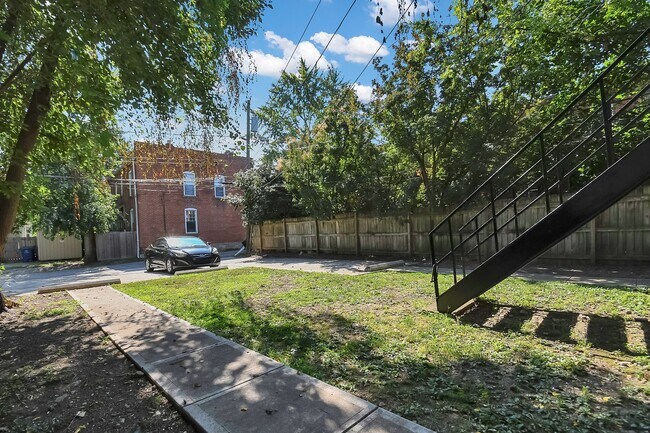 1506 Summit St