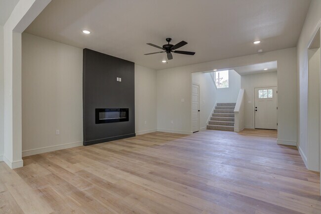 Photo - 2405 Joliet Ave