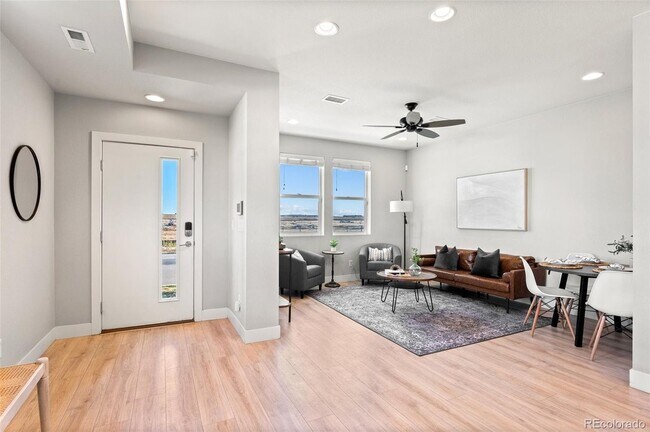 Photo - 4777 Memphis St