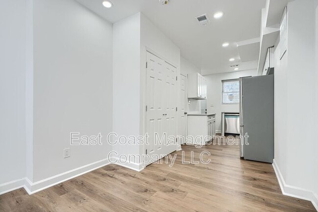 Photo - 1153 Sargeant St