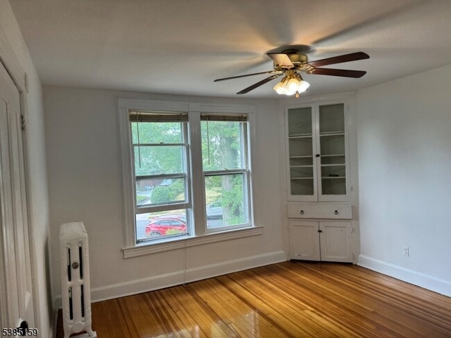 Photo - 412 Maple Ave