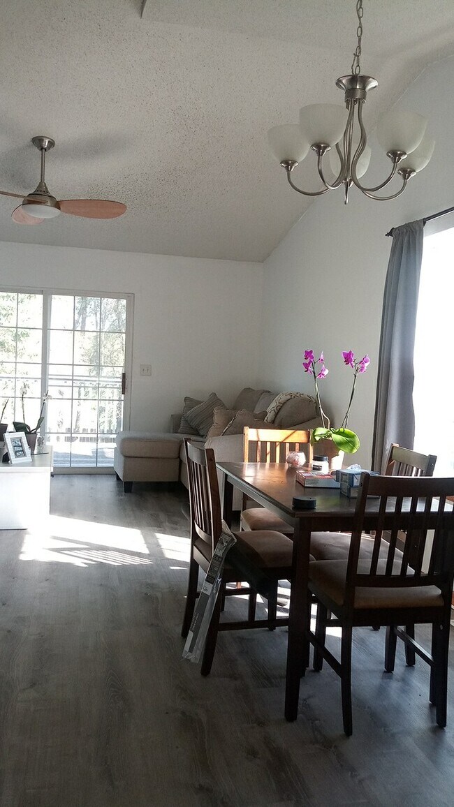 Photo - 1675 Hemingway Ln