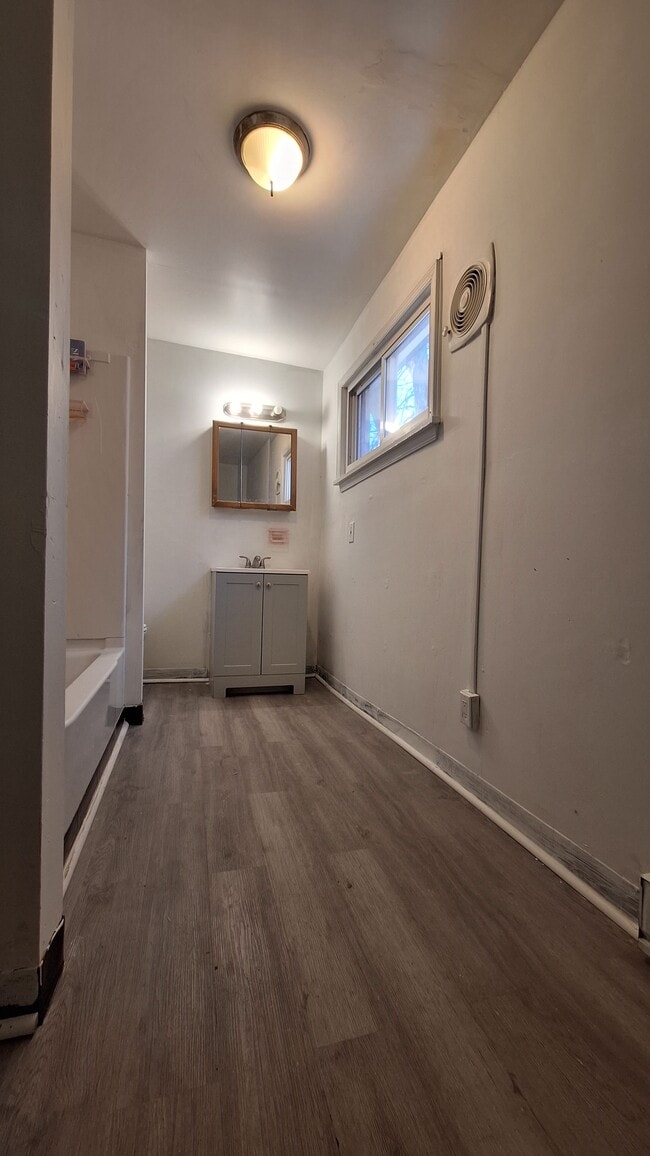 Photo - 436 N Law St