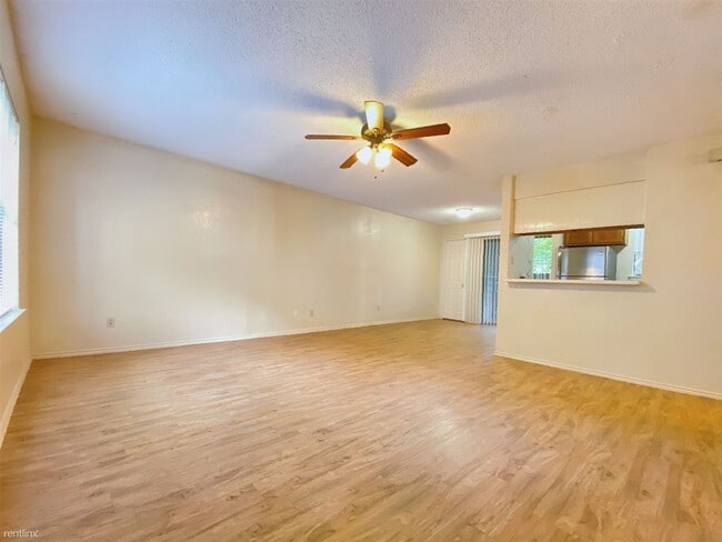 Photo - 2 br, 1 bath Condo - 404 Kenniston Dr B B