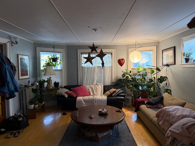 Building Photo - 289 S Winooski Ave Unit 289