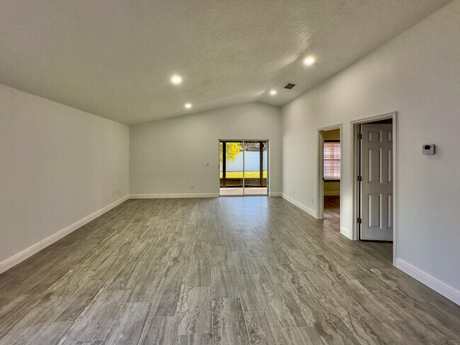 Photo - 1903 Seatonham St