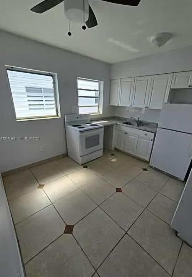 Photo - 1420 NE 171 St Unidad 2