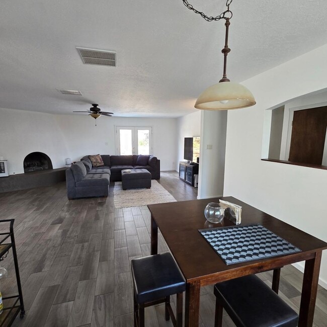 Photo - 1048 Monte Largo Dr NE