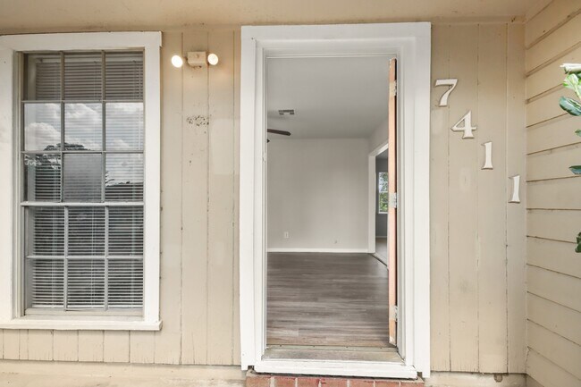 Photo - 7411 Langley Rd