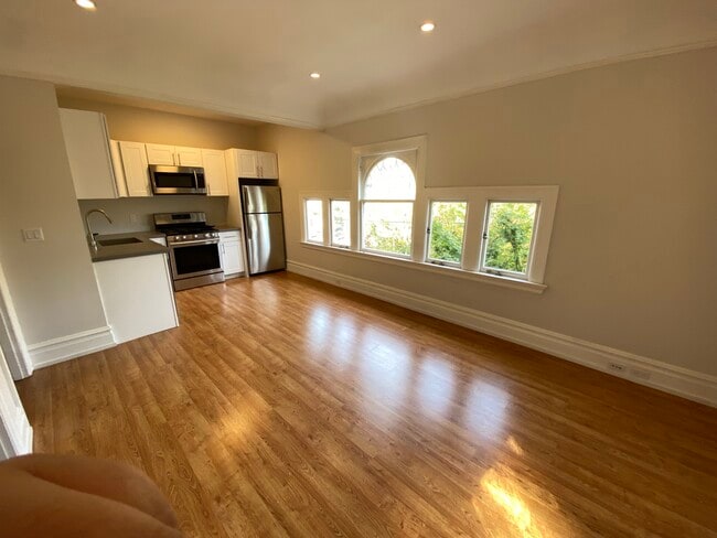 Open concept living room and kitchen - 535 30th St Unit #2