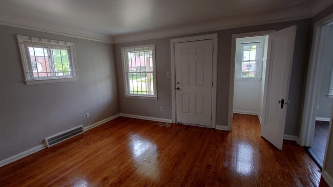 Photo - 5263 Lodewyck St
