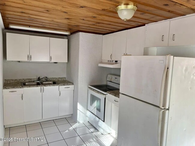 Photo - 441 Vickers St